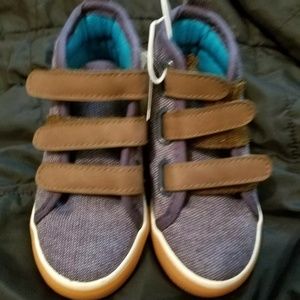 Size 6 cat and jack shoes toddler